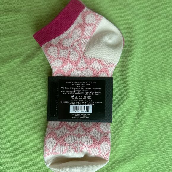 COACH SIGNATURE ANKLE LENGTH SOCKS (PAIR):NWT  PINK/CHALK C9136 - Picture 6 of 8